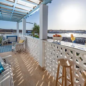  Сasa de vacaciones Beachfront Two Bedrooms House Casa Toral